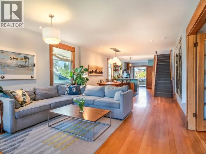 1124 TENTH AVENUE, New Westminster