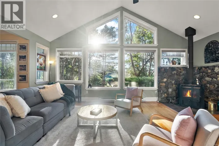 1126 Aspen Rd, Malahat