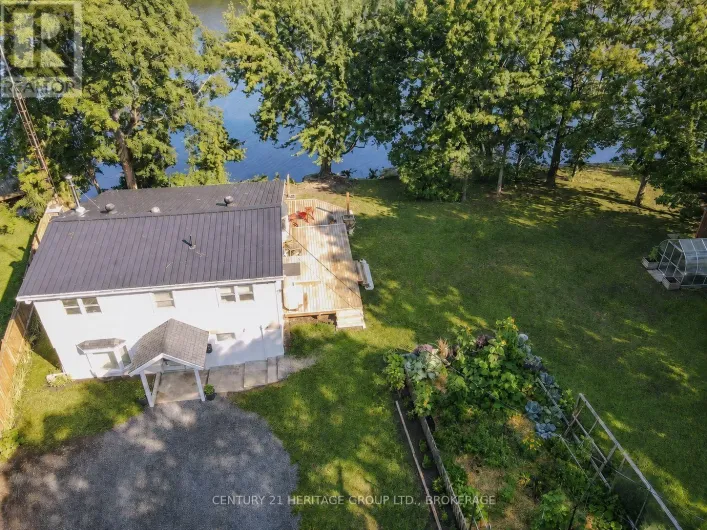 1127 PERRY LANE, Frontenac