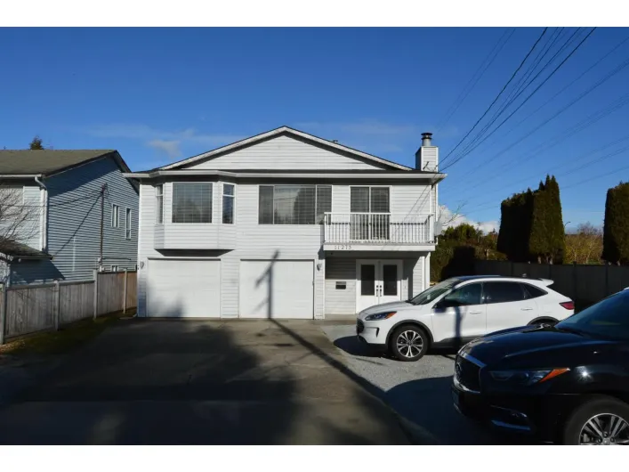 11275 72 AVENUE, Delta