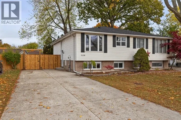 1128 OVERLEA CRESCENT, Sarnia