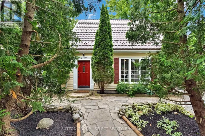 1129 SUNNINGDALE ROAD E, London North