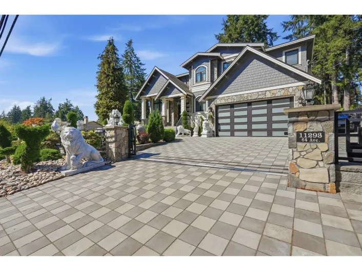 11293 64 AVENUE, Delta
