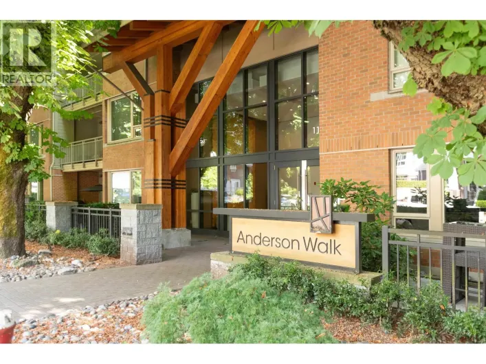 113 119 W 22ND STREET, North Vancouver