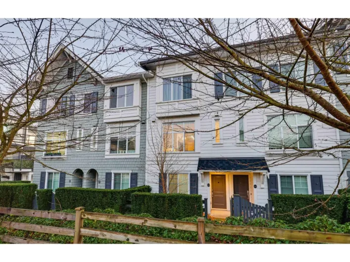 113 15230 GUILDFORD DRIVE, Surrey