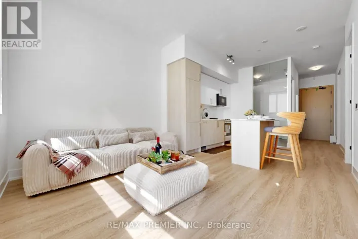 113 - 2075 KING ROAD, King