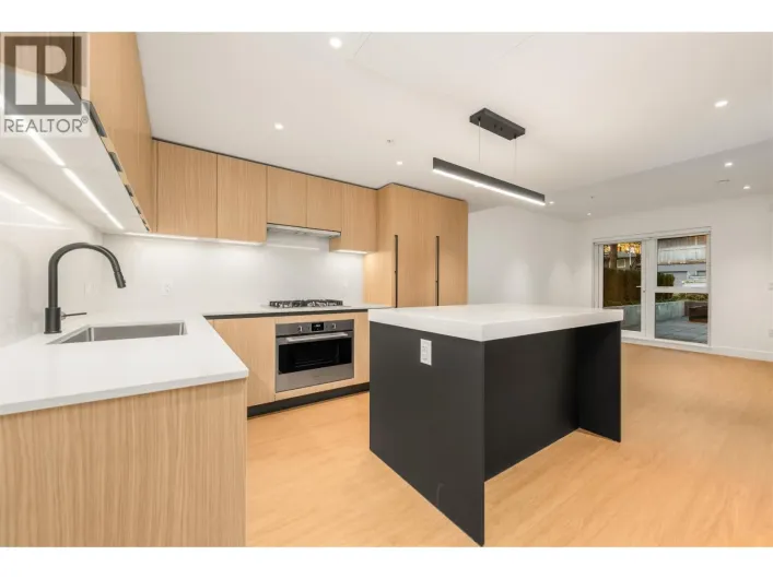 113 2235 E BROADWAY, Vancouver