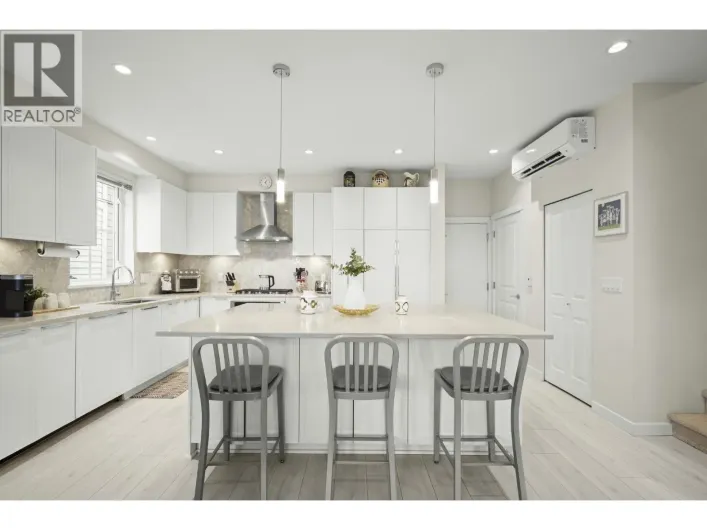 113 5311 ADMIRAL WAY, Delta