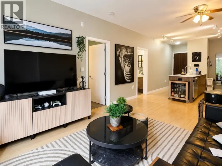 113 618 COMO LAKE AVENUE, Coquitlam