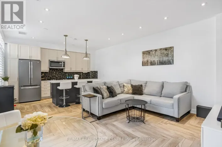 113 - 701 SHEPPARD AVENUE W, Toronto