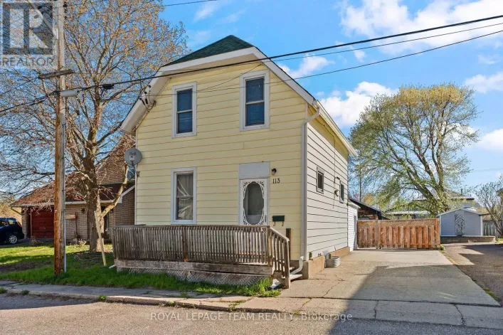 113 QUEEN STREET N, Renfrew