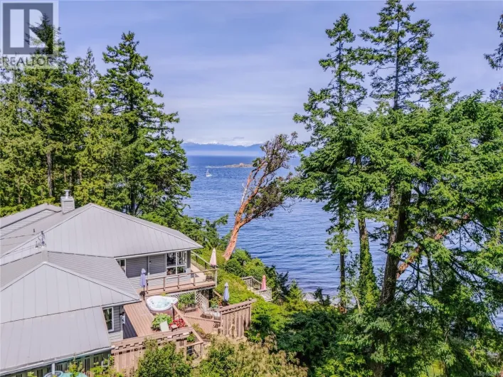1130 Berry Point Rd, Gabriola Island