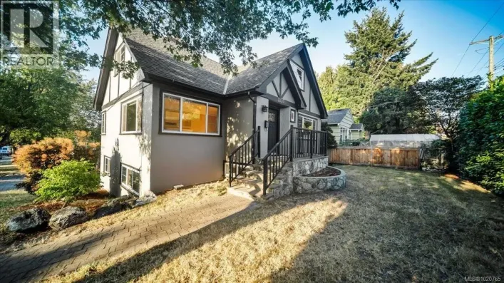 1130 Finlayson St, Victoria