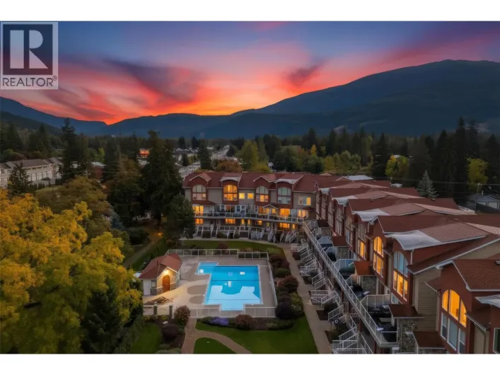 Row / Townhouse for sale: 1130 Riverside Avenue Unit# 13, Sicamous