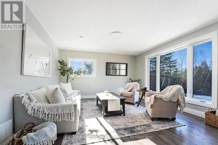 1130 SAUNDERS ROAD, Highlands East