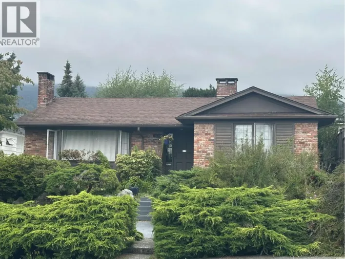 1131 FULTON AVENUE, West Vancouver