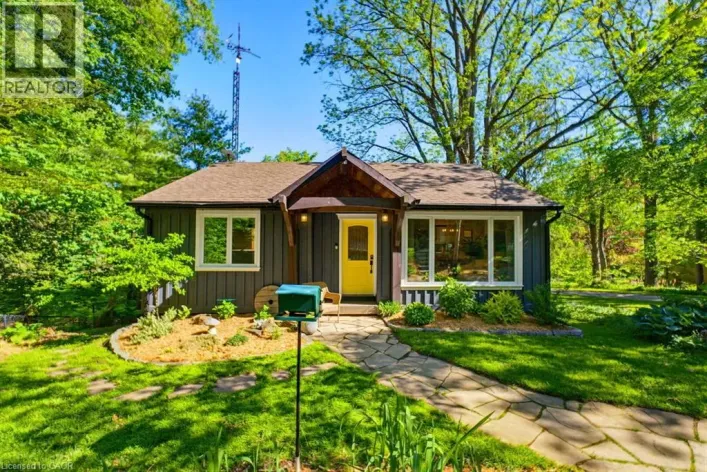 1131 OLD GOVERNOR'S Road, Dundas