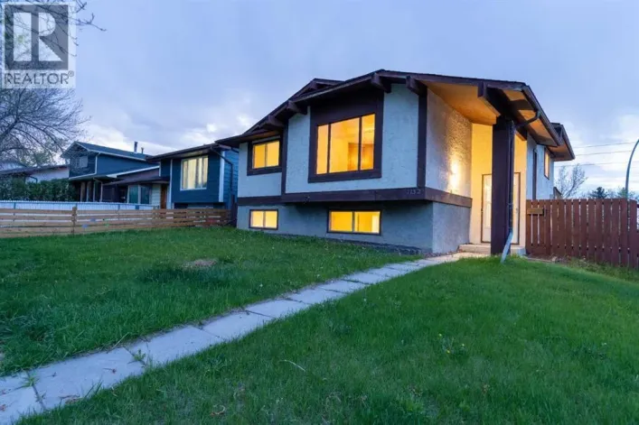 1132 Berkley Drive NW, Calgary