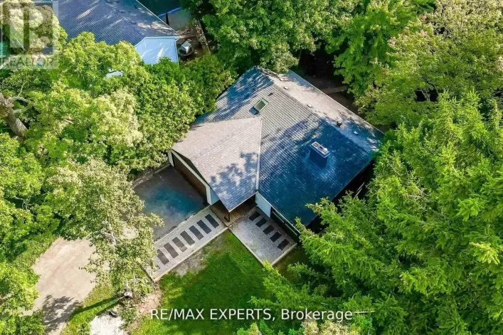 1135 GREENOAKS DRIVE, Mississauga