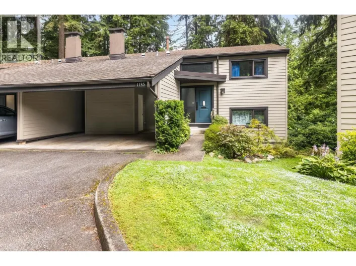 1135 HERITAGE BOULEVARD, North Vancouver