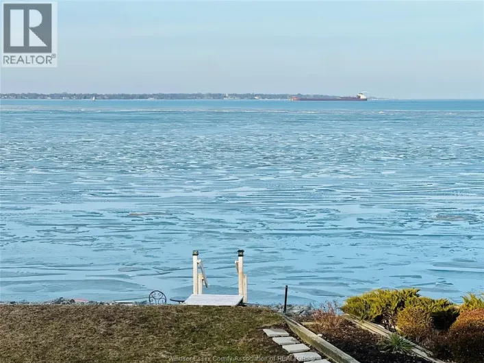 11360 RIVERSIDE DRIVE East, Windsor