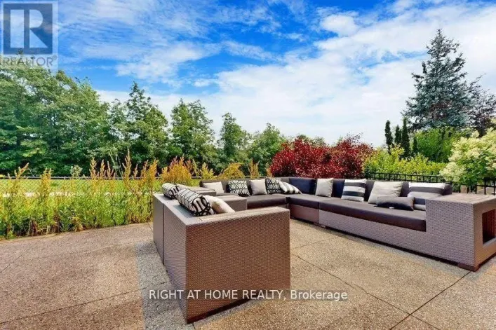 1138 WOODINGTON LANE, Oakville
