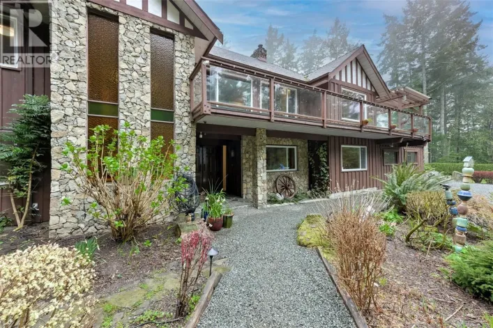 11391 West Saanich Rd, North Saanich