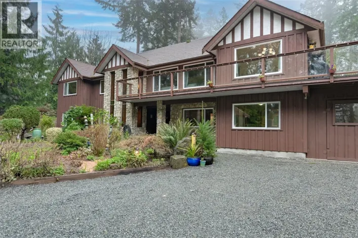 11391 West Saanich Rd, North Saanich