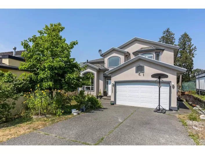 11393 ROYAL CRESCENT, Surrey