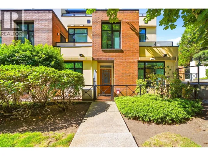 114 8 RENAISSANCE SQUARE, New Westminster
