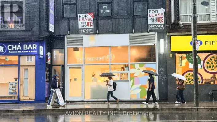 114 DUNDAS STREET W, Toronto