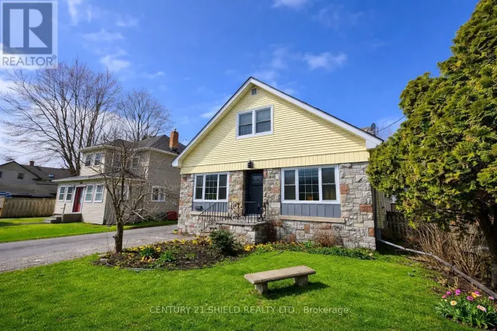114 GLOUCESTER STREET N, Cornwall