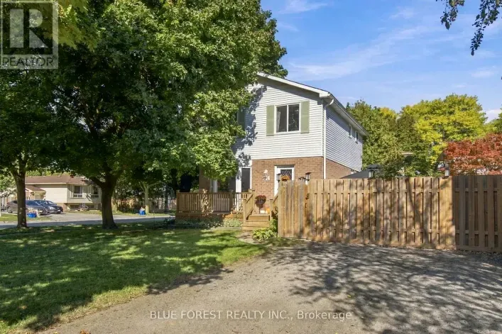 114 HEARTHSIDE PLACE, London East