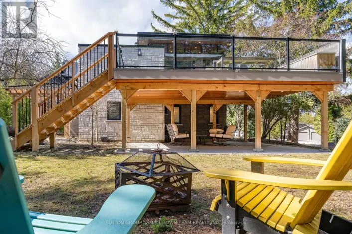 114 LAKESHORE ROAD W, Blue Mountains
