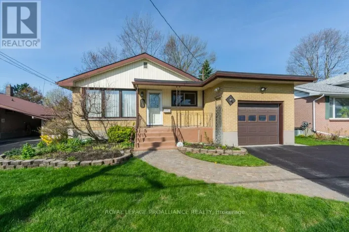 114 ROLLINS DRIVE, Belleville
