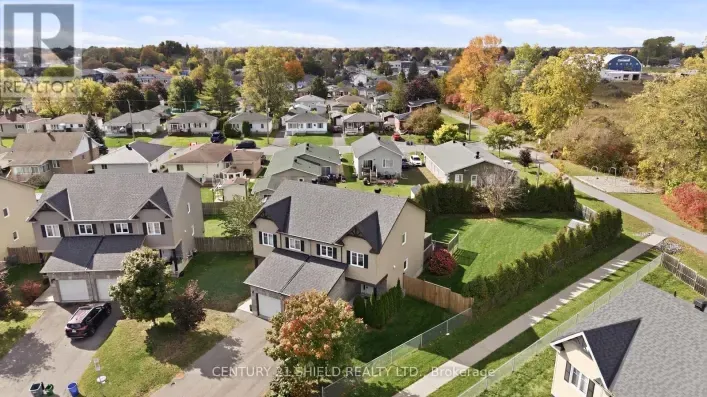 1140 CLEMENT COURT, Cornwall