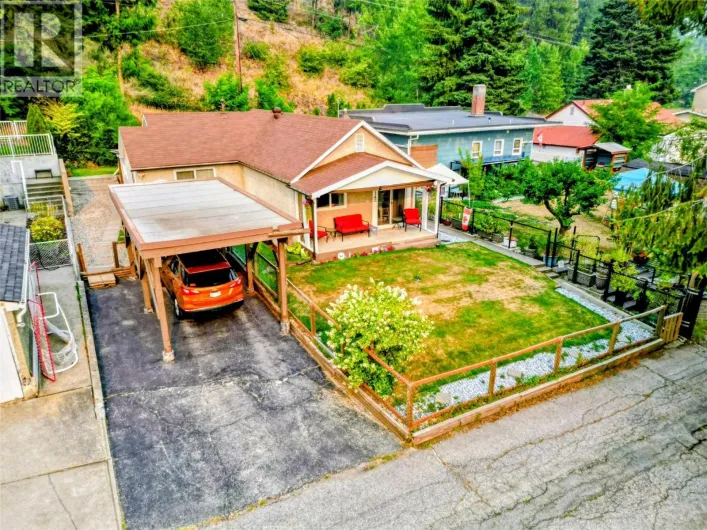 1142 Third Avenue, Trail