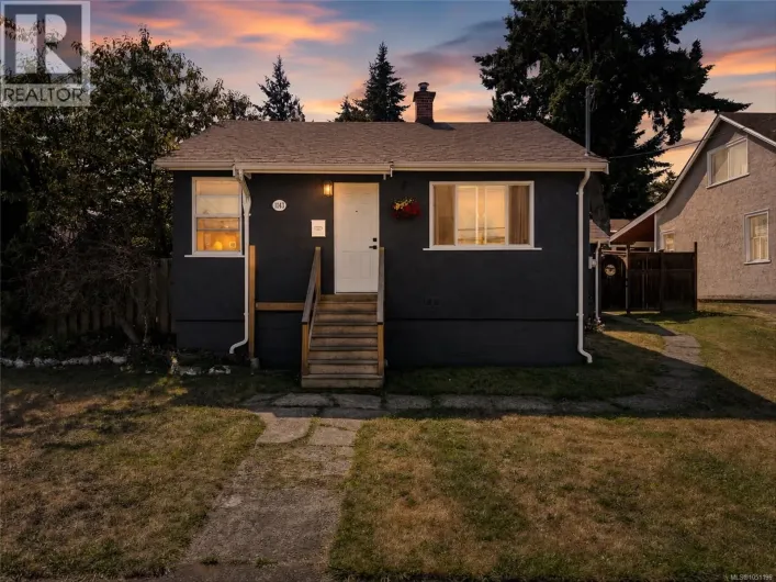 1143 Lockley Rd, Esquimalt