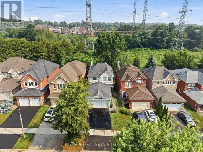 1143 WINDGROVE SQUARE, Pickering
