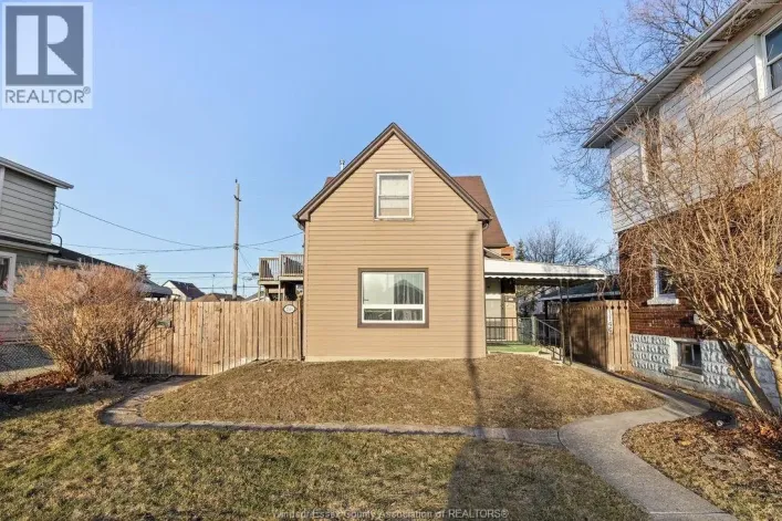 1146 HOWARD AVENUE, Windsor
