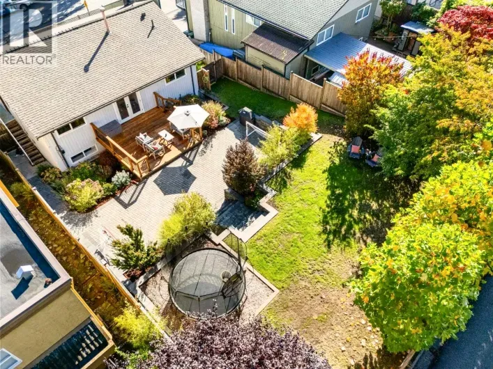 1147 DEEP COVE ROAD, North Vancouver