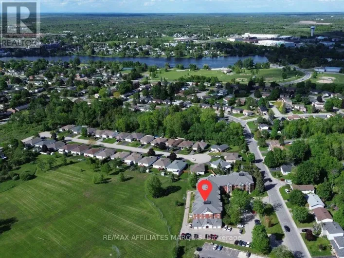 115 - 40 PEARL STREET, Smiths Falls