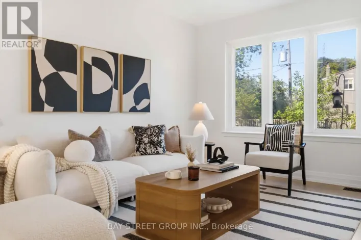 115 BERGEN ROAD, Toronto