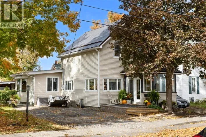 115 MARY STREET, Carleton Place