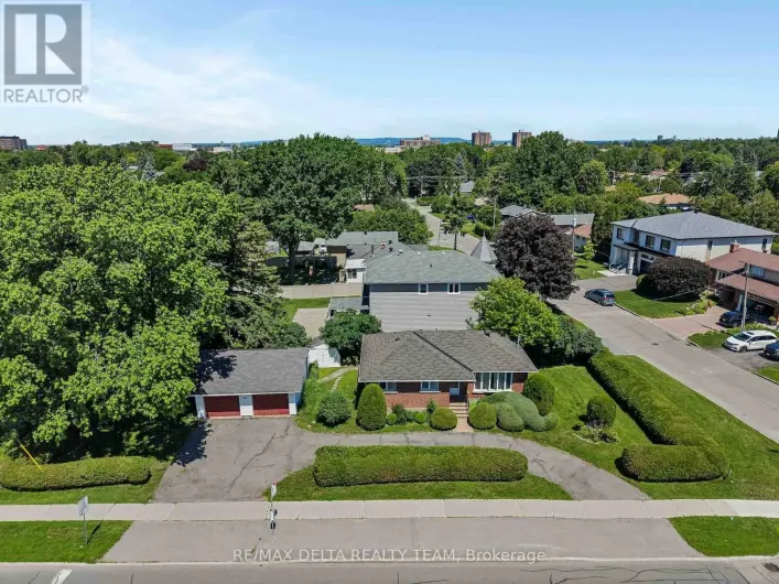115 MEADOWLANDS DRIVE W, Ottawa