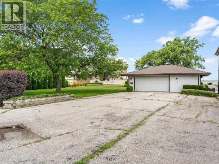 House for sale: 11506 RIVERSIDE, Windsor
