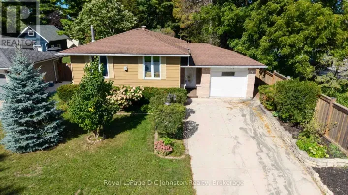 1152 WELLINGTON STREET, Saugeen Shores
