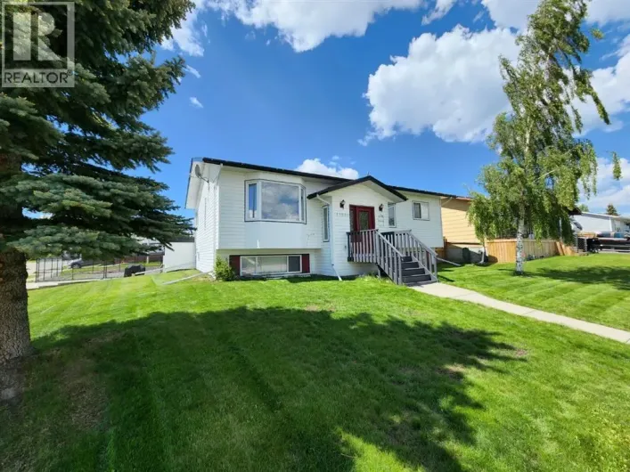 11530 Manning Crescent, Grande Cache