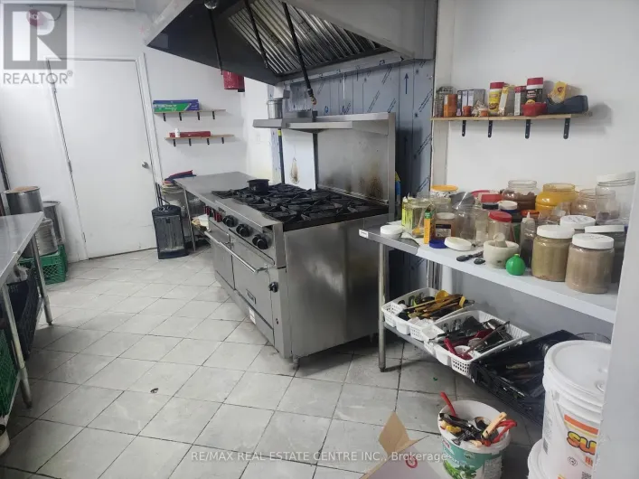 1155 UNIVERSITY AVE. WEST AVENUE W, Windsor