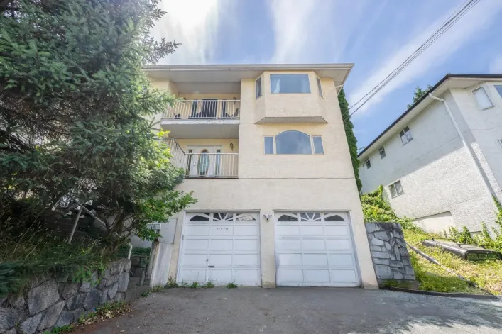 11579 SURREY ROAD, Surrey